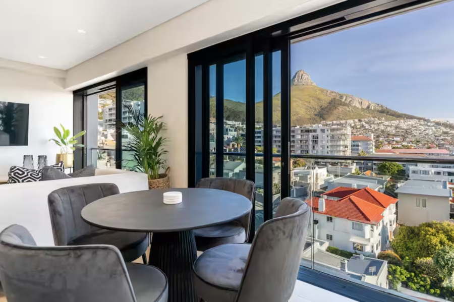 2 Bedroom Property for Sale in Sea Point Western Cape
